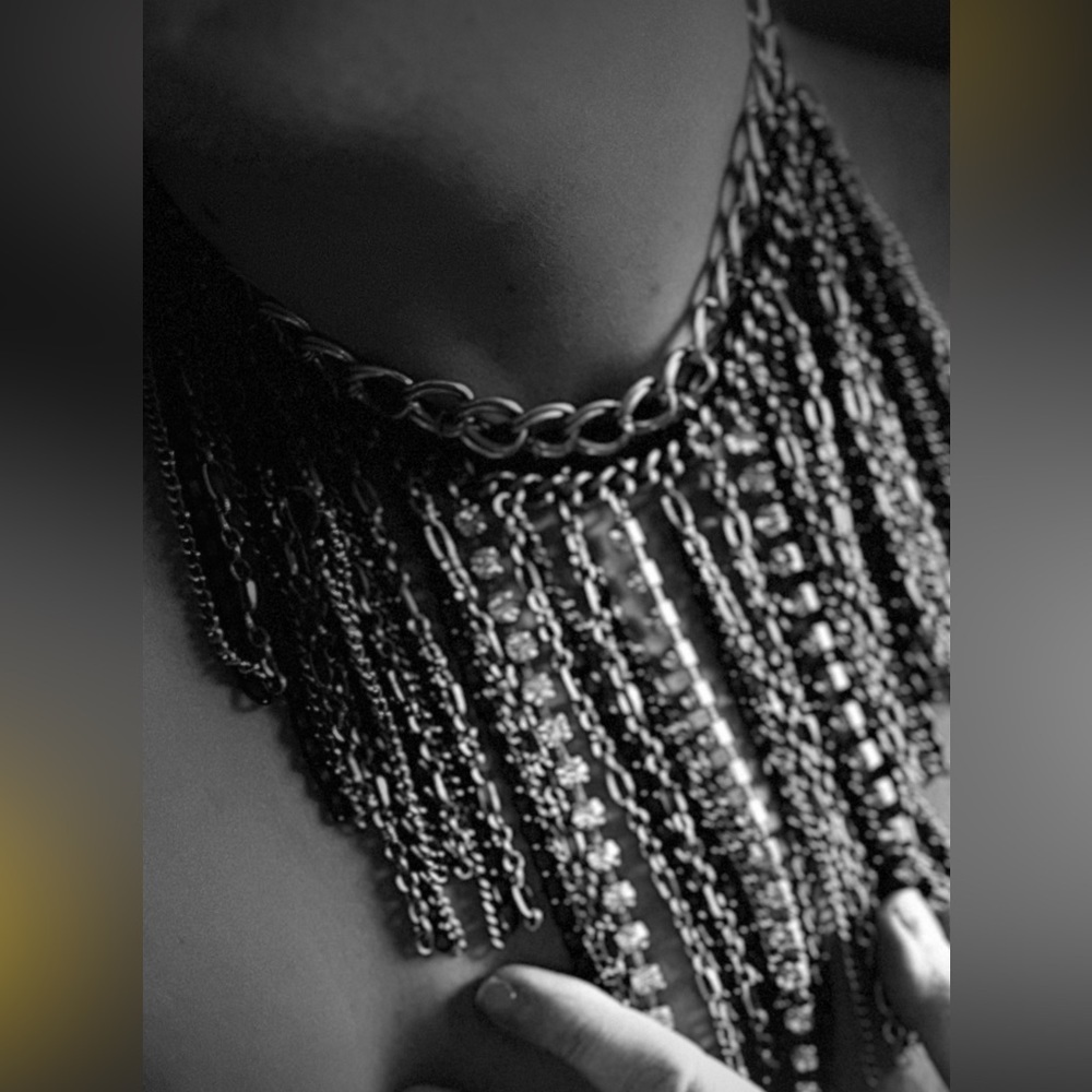 Women’s choker chain link sequin waterfall necklace rhinestone black silver